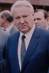 Turning Point: The Bomb and the Cold War – S01E07 – The End of History