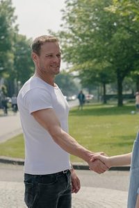 The Couple Next Door – S01E01 – Welcome to Suburbia