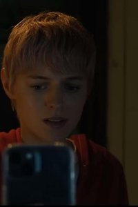 A Murder at the End of the World – S01E01 – Chapter 1: Homme Fatal