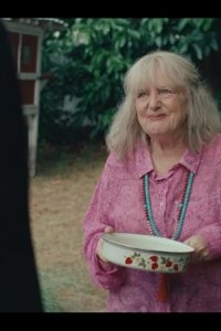 Mother and Son – S01E03 – Tracking Maggie