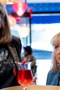 Mother and Son – S01E08 – Bad Influence