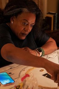 Full Circle – S01E02 – Charger