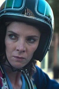 Mrs. Davis – S01E02 – Zwei Sie Piel mit Seitung Sie Wirtschaftung