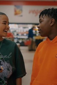 The Crossover – S01E05 – Huddle Up