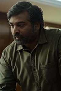 Farzi – S01E02 – Social Service