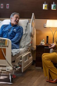 Not Dead Yet – S02E10 – Not a Ghost Yet