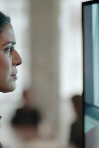 Kaleidoscope – S01E05 – Orange: 3 Weeks Before the Heist