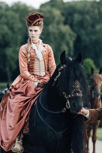 Marie Antoinette – S01E02 – Rival Queens