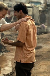 Shantaram – S01E02 – Down and Out