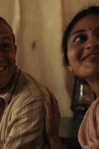 Shantaram – S01E09 – Should I Stay or Should I Go