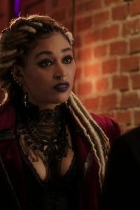 Reginald the Vampire – S01E06 – Halfway to a Threeway