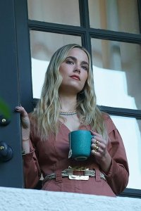Maggie – S01E01 – Things Begin Where They End