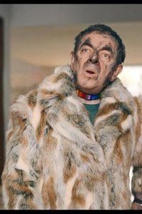 Man vs Bee – S01E04 – Chapter 4