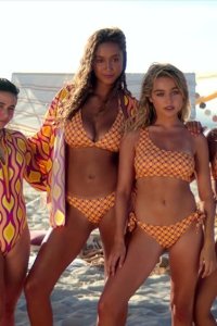 Surviving Summer – S02E04 – A Seat at The Table