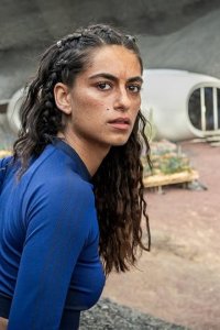 Welcome to Eden – S02E06 – Más allá de las estrellas