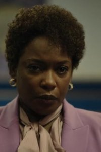 61st Street – S01E04 – Chess Moves and Poker Chips