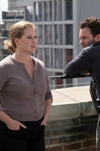 Life & Beth – S01E03 – Out on the Island