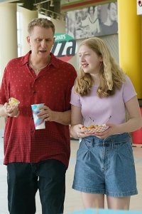 Life & Beth – S01E07 – Leonard
