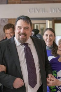 The Thing About Pam – S01E04 – She’s a Loving Daughter