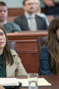 The Thing About Pam – S01E05 – She’s Not Who You Think She Is
