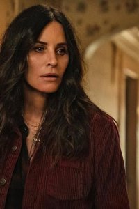 Shining Vale – S01E08 – Chapter Eight – We Are Phelps