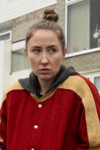 Chloe – S01E03 – The Holy Trinity