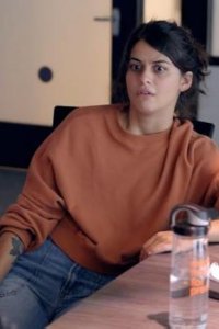 Single Drunk Female – S01E01 – Pilot