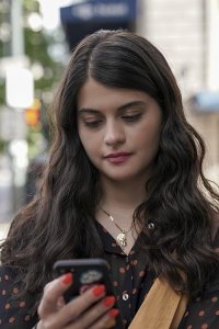 Single Drunk Female – S01E07 – New York