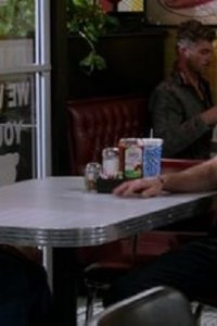 How I Met Your Father – S02E13 – Family Business