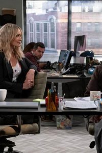 How I Met Your Father – S02E15 – Working Girls