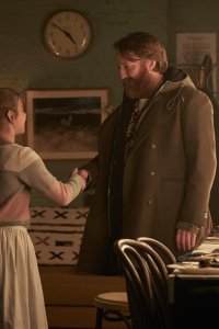 Station Eleven – S2022E08 – Who’s There?