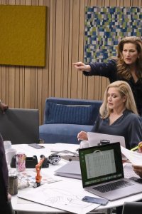 American Auto – S01E07 – Recall