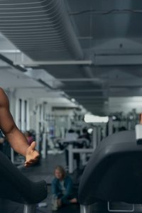 Harlem – S01E01 – Pilot