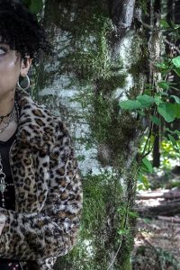 The Girl in the Woods – S01E07 – Weapon Against the Shadow