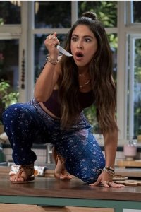 Pretty Smart – S01E06 – Here’s the tea! Jayden found a pottery twunk!