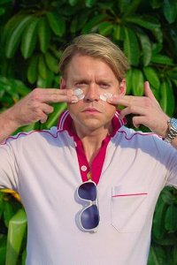 Acapulco – S04E03 – Talkin’ Bout a Revolution