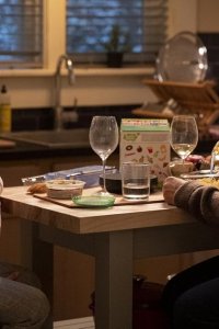 Scenes from a Marriage – S01E02 – Poli