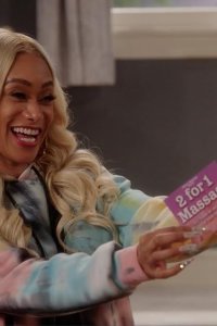 The Ms. Pat Show – S01E02 – Slangin’ Coupons