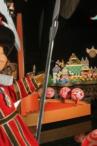 Behind the Attraction – S01E08 – It’s a Small World