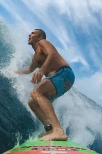 100 Foot Wave – S01E02 – We’re Not Surfers