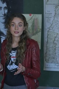 The Republic of Sarah – S01E01 – Pilot