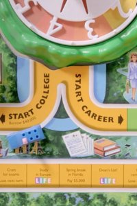 Money, Explained – S01E03 – Student Loans