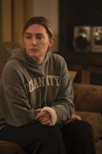 Mare of Easttown – S01E06 – Sore Must Be the Storm