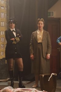 Frank of Ireland – S01E04 – A Good Few Angry Women