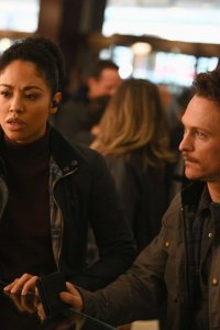 Debris – S01E01 – Pilot