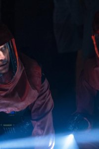 Debris – S01E12 – A Message from Ground Control