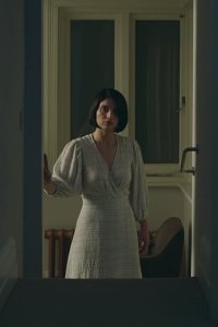 Behind Her Eyes – S01E05 – The Second Door
