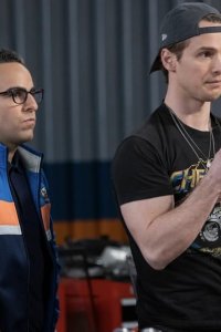 The Crew – S01E07 – Ooof, Someone Throw a Robe on Grandma