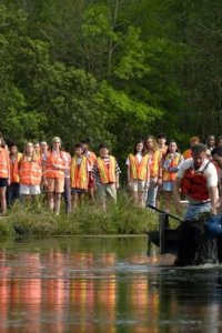 Secrets of Sulphur Springs – S01E07 – Long Time Gone
