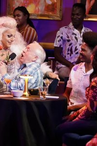 Call Me Kat – S03E07 – Call Me Dame Booty Clench